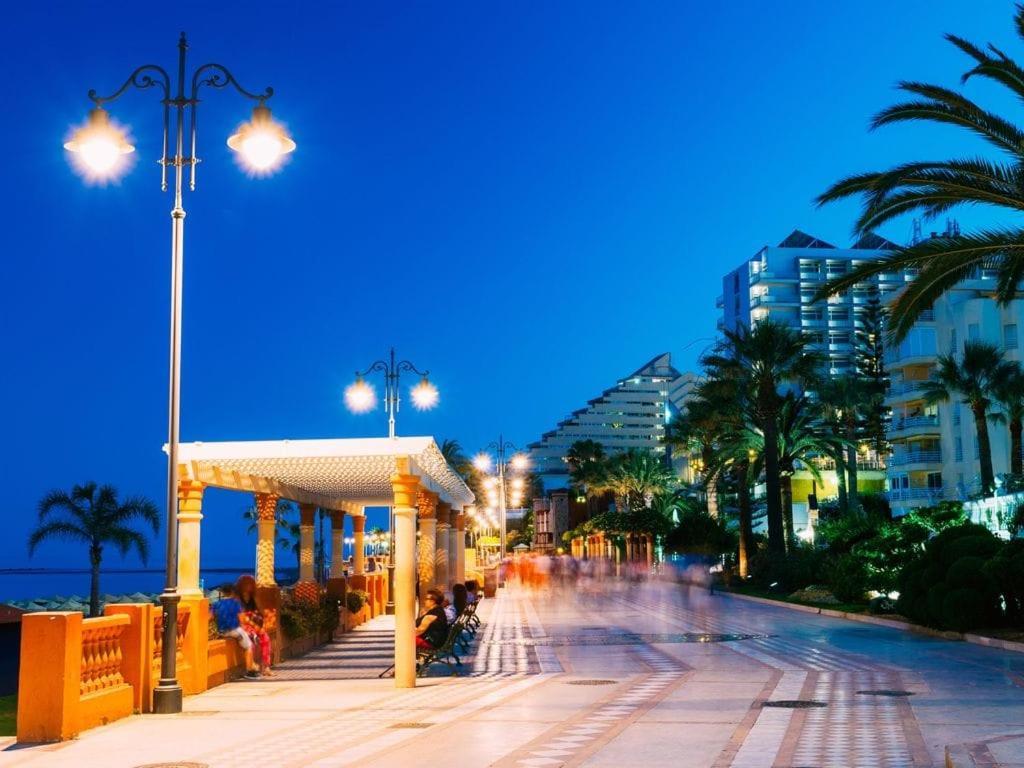 Precioso Apartamento Frente Al Mar Benalmadena Bagian luar foto