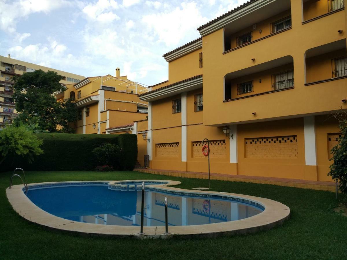 Precioso Apartamento Frente Al Mar Benalmadena Bagian luar foto